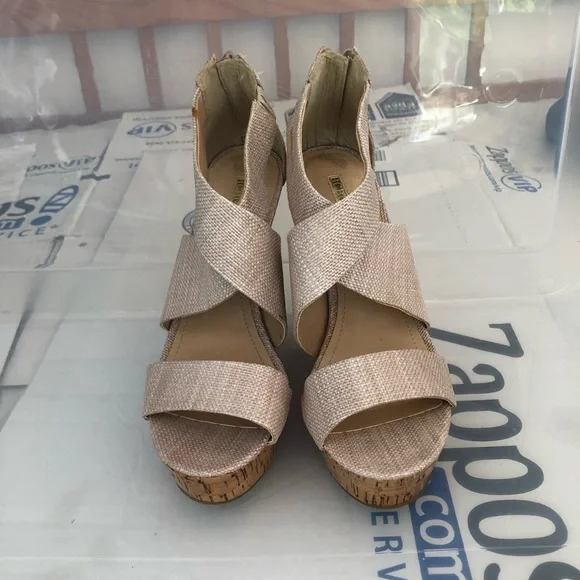 BCBG BCBGENERATION wedge platform sandal - Picture 5 of 13